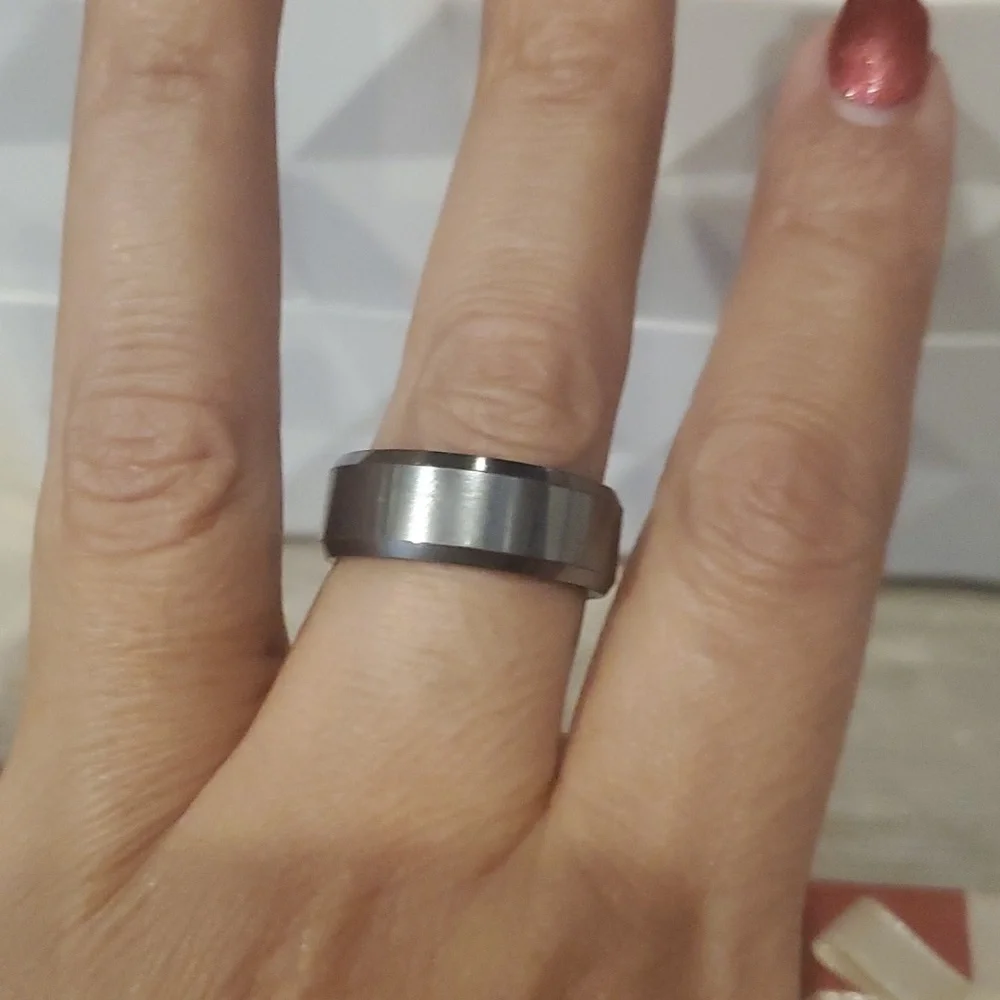 Mens Tungsten Ring - Picture 4 of 4
